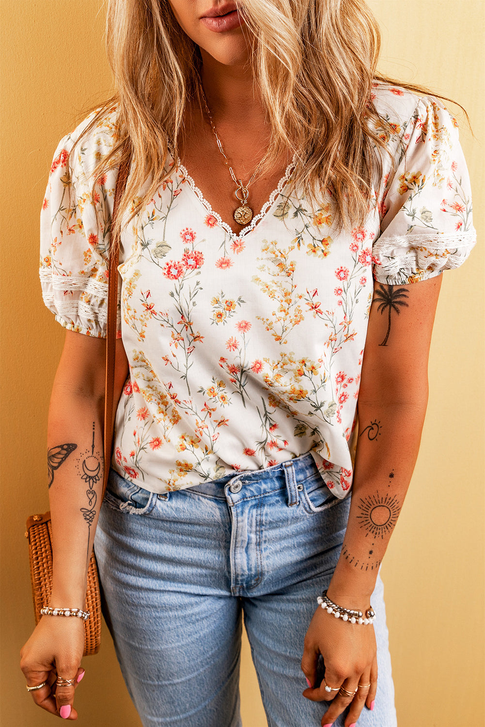 Beige Boho Floral Lace Trim Short Sleeve Blouse